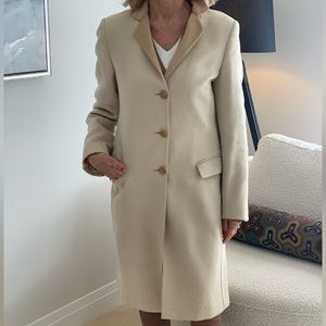 Elegant HUGO BOSS Wool Coat